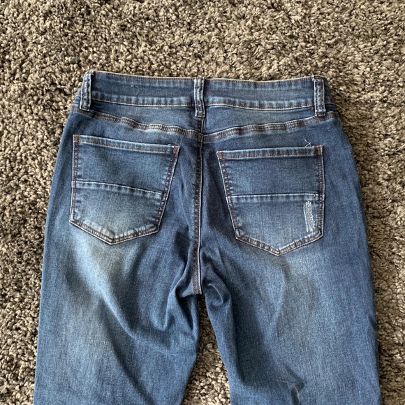 Distressed Cropped Jeans NWOT! - Picture 7 of 8